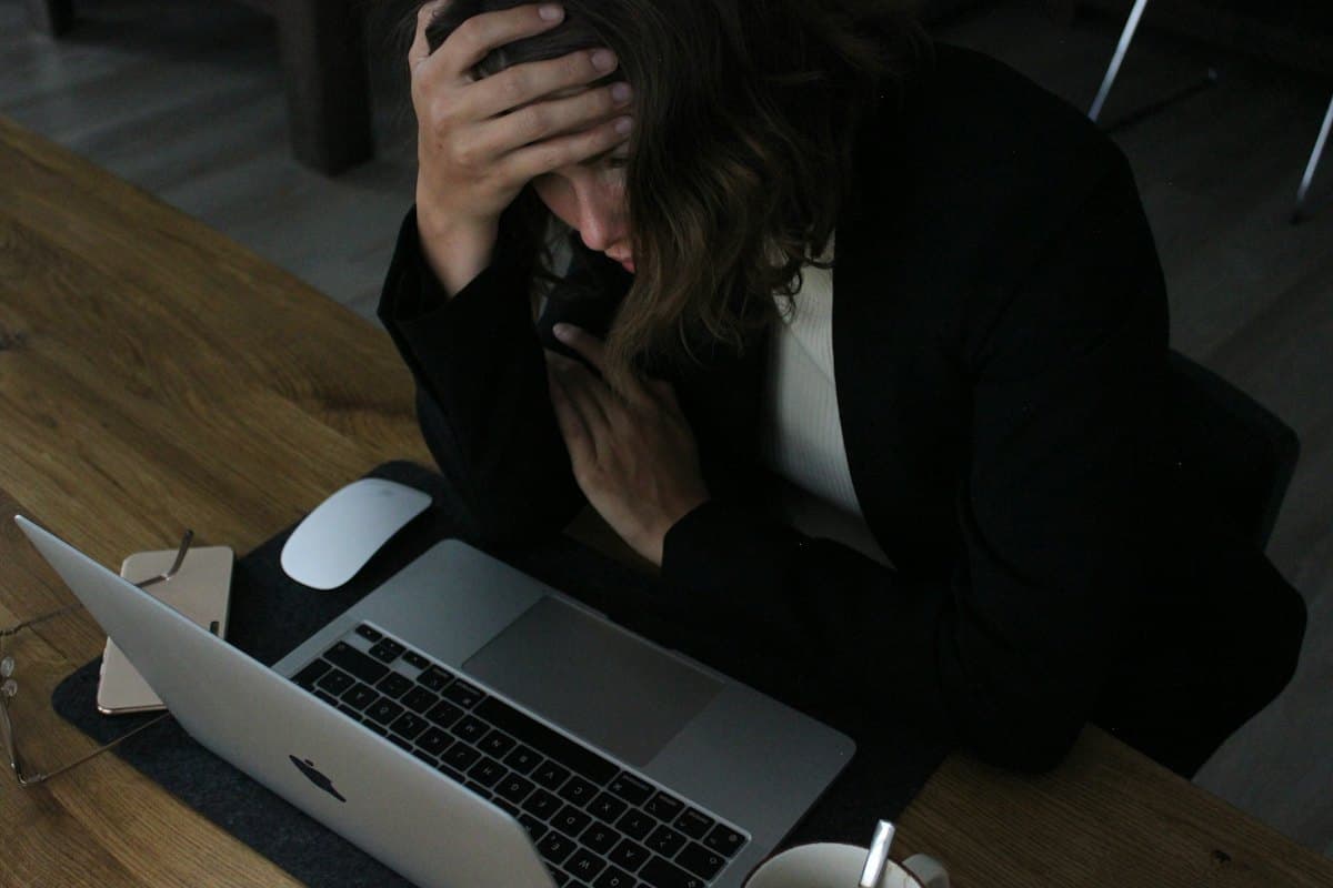 Why Can't I Make Myself Start Easy Tasks at Work? (It's Not Laziness)